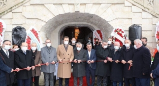 Yangında kullanılmaz hale gelen tarihi yapı otel oldu