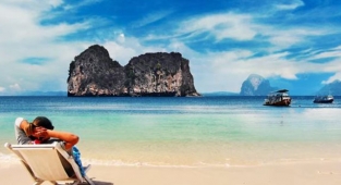 Tayland'tan, turistlere 9 dolarlık ayakbastı parası