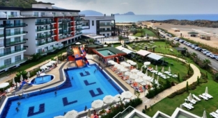 En beğenilen 100 otel arasında