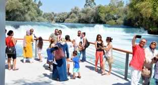 ''Manavgat Şelalesi'' belediyeden geri alınıyor