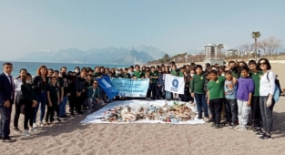 Dünyaca ünlü sahilde sezon öncesi temizlik