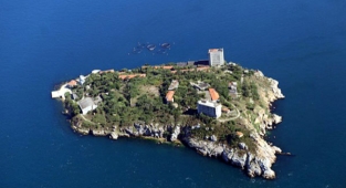 Demokrasi Adası'ndaki otelin iflas haberi yalanlandı