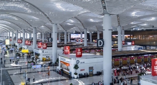 Havayolu ile seyahat edenlerin sayısı 30 milyona yaklaştı