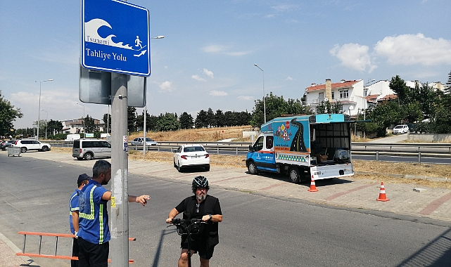 İstanbul sahillerine 100 Tsunami tabelası