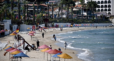 Kuşadası'nda plajlar sezona hazırlanıyor