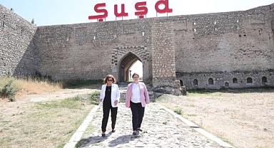 Bakan Yanık'tan Şuşa'ya ziyaret