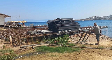 Bodrum'da kaçak iskeleler kaldırılıyor