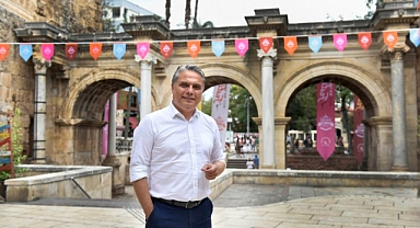Kaleiçi dünyayla buluşuyor