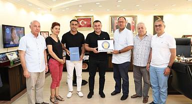 Hollandalı turistler Alanya'ya ödül kazandırdı