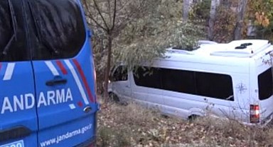 Tur minibüsü devrildi: 20 yaralı