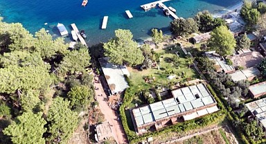 Turunç Pınarı Koyu'ndaki kaçak yapılar yıkıldı