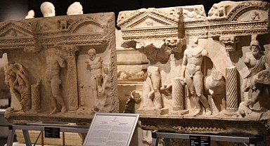 Yurt dışına kaçırılan 6 tarihi eser Türkiye'ye iade edildi