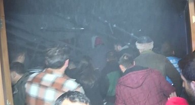 Sarıkamış'ta otel salonunun tavanı çöktü: 32 yaralı