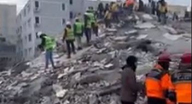 Çöken otelin enkazında kalan rehberlerden acı haber