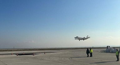 Kontrol uçağı Hatay Havalimanı'na indi