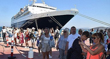 Kruvaziyer'den 2023'ün ilk ayından 8 bin 740 turist