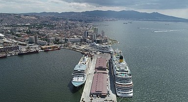 İzmir'e 2023'ün ilk kruvaziyer gemisi geldi