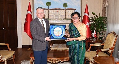 Turizm gelirlerinin üçte birini Antalya oluşturuyor