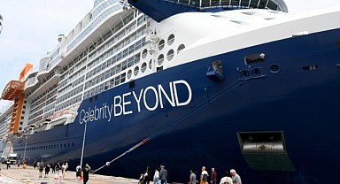 Dünyanın en büyük yolcu gemisi Kuşadası'nda