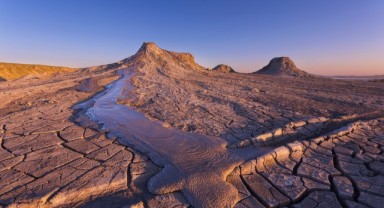 Azerbaycan'ın farklı turizm rotası: Çamur Volkanları