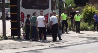 Hafriyat kamyonu ile tur midibüsü çarpıştı: 7 yaralı