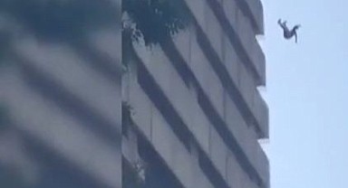 İzmir'deki 33 katlı otelin çatısından atladı