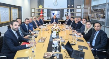 Bakan Ersoy, Antalya Havalimanı'nda inceleme yaptı
