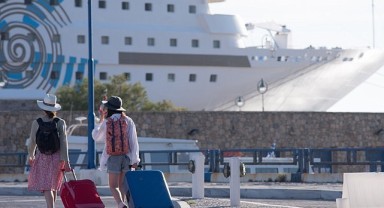 Kruvaziyer turist sayısı 900 bini aştı