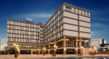 Ünlü otel zinciri 2 şehirden çekildi!
