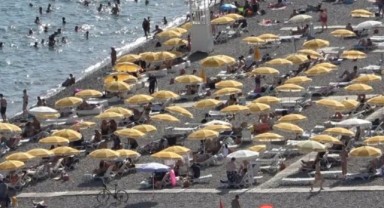 Yerli ve yabancı turistler sahillere akın etti