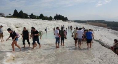 Beyaz cennet Pamukkale'de sonbahar yoğunluğu