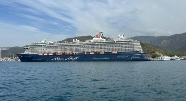 Dev yolcu gemisi Marmaris'e geldi