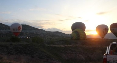 Kapadokya'da balon turlarına yağmur engeli