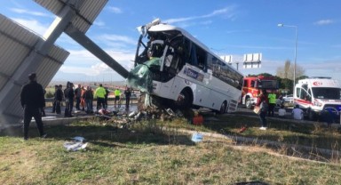 Taylandlı turistler ölümden döndü: 4'ü ağır 20 yaralı