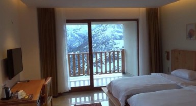 4 milyon Euro harcadı, köyüne 5 yıldızlı otel yaptı