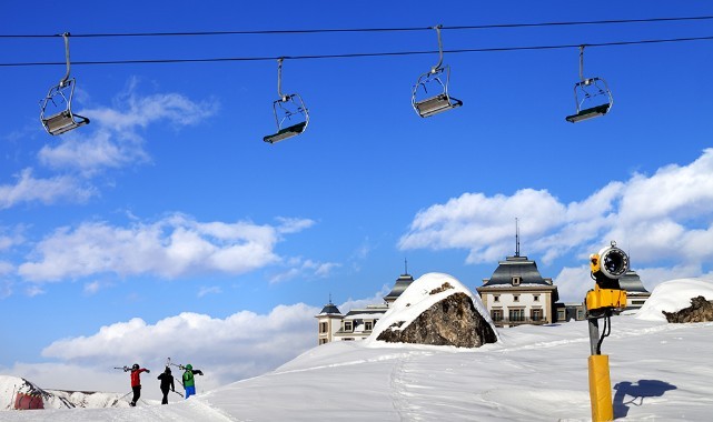 Azerbaycan kış aylarında farklı heyecanlar yaşatıyor
