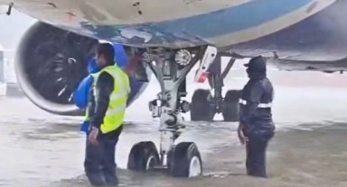Chennai Havalimanı sular altında