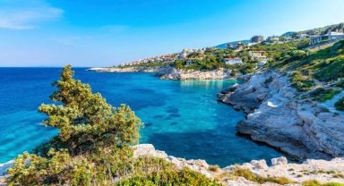 Karaburun belediyesi iki turizm arazisini satışa çıkardı