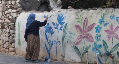 Resimleriyle köyünü dünyaya tanıttı