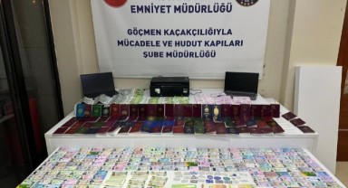 Sahte pasaport operasyonunda altı tutuklama