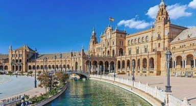 İspanya 2023'te 84 milyon turist ile rekor kırdı