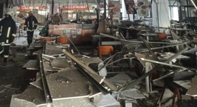 Zincir restoranın asma tavanı çöktü: 11 yaralı