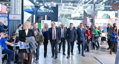 Antalya 5 milyonun üzerinde Rus turist bekliyor