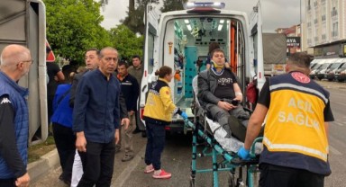 Antalya'da otel servis aracı devrildi: 19 yaralı