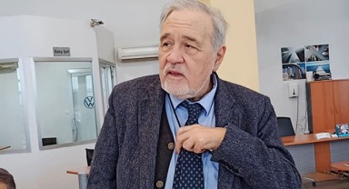 İlber Ortaylı THY uçağında rahatsızlandı