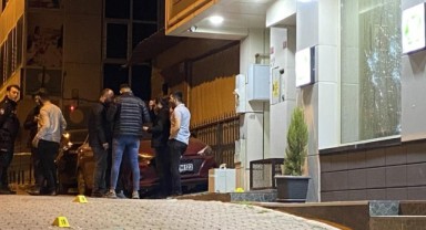 Oteli uzun namlulu silahlarla taradılar