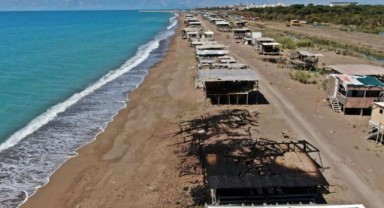 Otellere komşu denize sıfır çardaklarda yangın