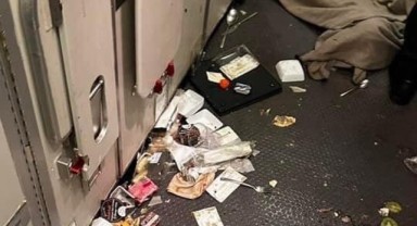 Uçak türbülansa girdi: Bir kişi öldü