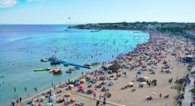 Didim'de iğne atsan yere düşmez dedirten kalabalık