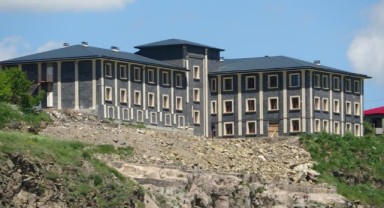 Otel inşaatında doğa tahrip edildi iddiası!